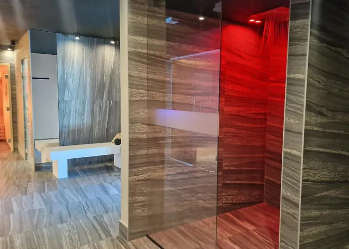 Moreno Kasprowicza 20 C Basen Sauny Fitness *