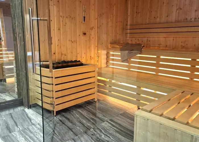 Moreno Kasprowicza 20 C Basen Sauny Fitness *